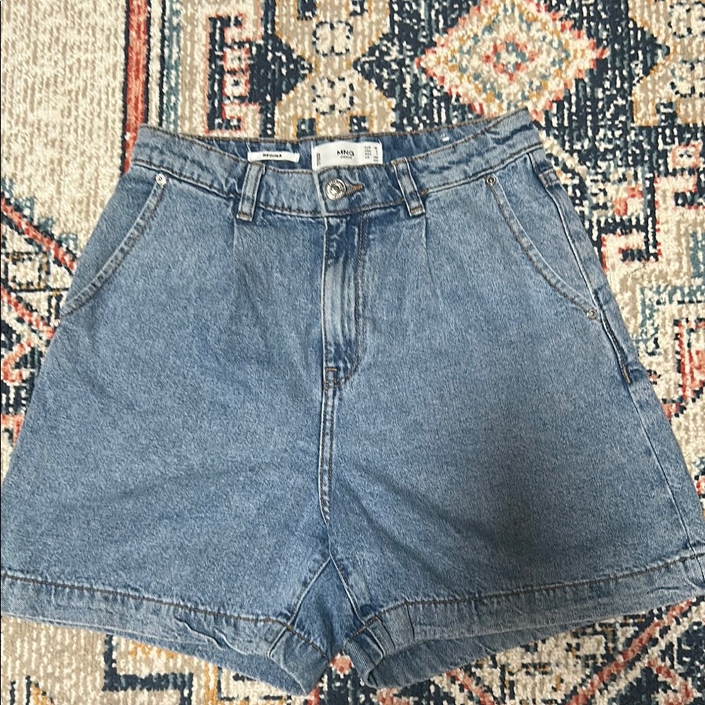 Excellent condition Mango High-Waist Light Blue Denim Jean Shorts- size 2